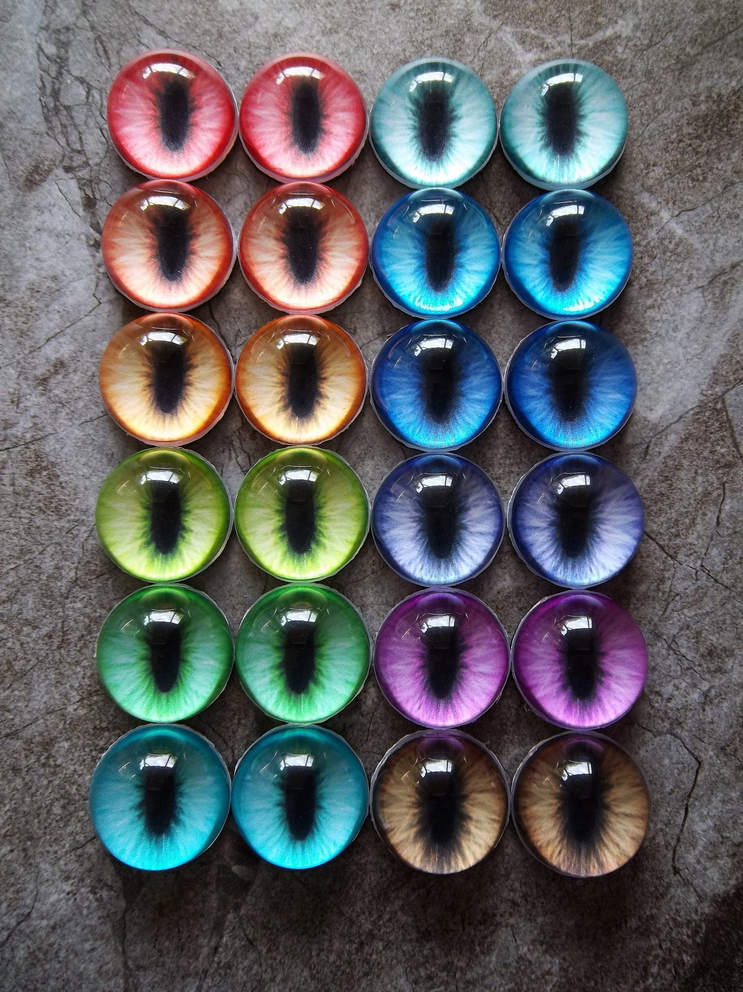 PREMADE - Costume / Fursuit Eyes - 1" - 1.5" - Acrylic 3-D Follow Me Affect Eyes - Slit V2