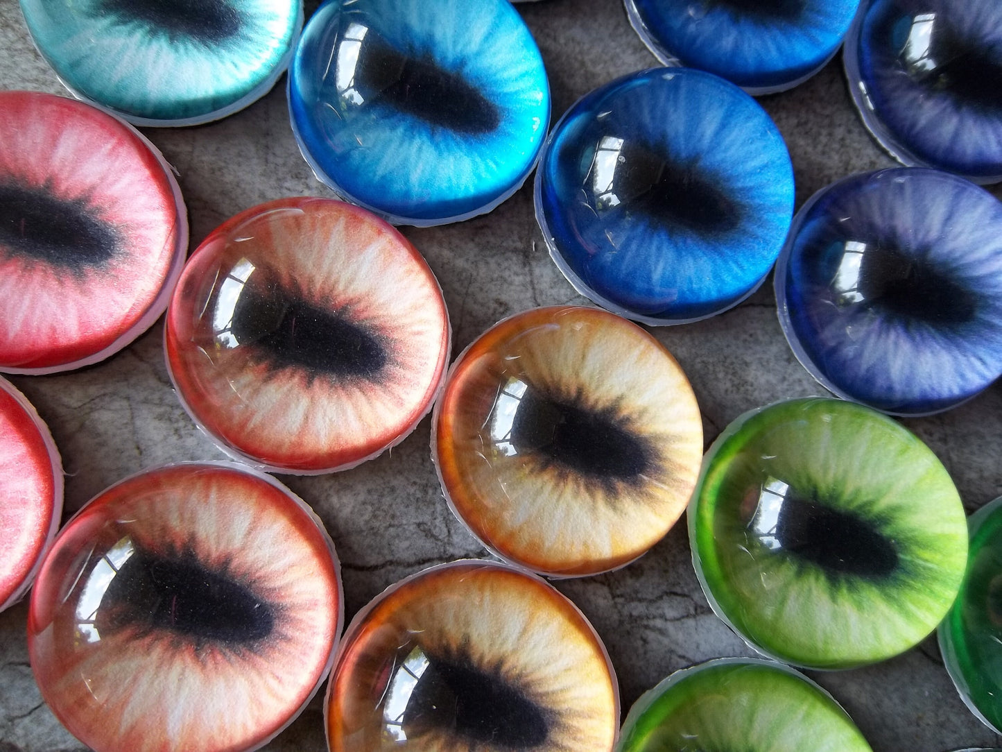 PREMADE - Costume / Fursuit Eyes - 1" - 1.5" - Acrylic 3-D Follow Me Affect Eyes - Slit V2