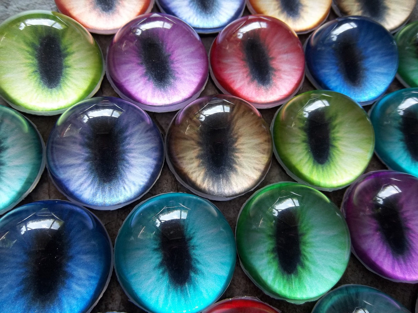 PREMADE - Costume / Fursuit Eyes - 1" - 1.5" - Acrylic 3-D Follow Me Affect Eyes - Slit V2